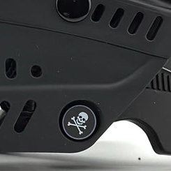 PLUG DV8 Skull and Bones / masque JT blanc